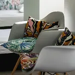 Apartment Bright Close To The Center Of By Rent Like *