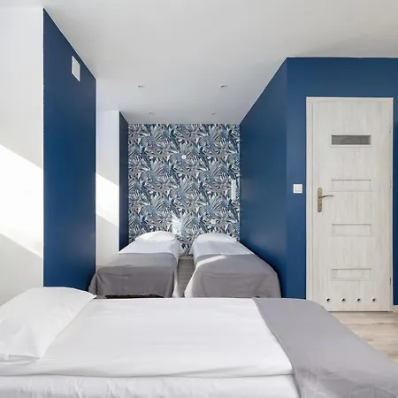 Bright Close To The Center Of By Rent Like Apartment *