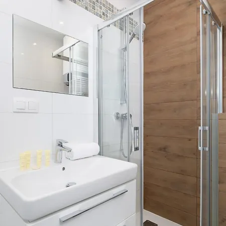 Bright Close To The Center Of By Rent Like Апартаменты *