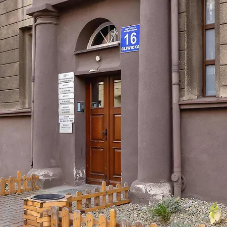 Bright Close To The Center Of By Rent Like *