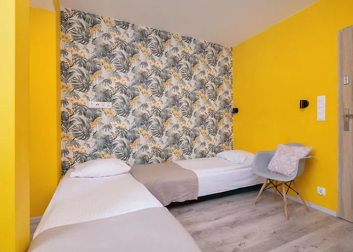 Bright Close To The Center Of By Rent Like דירה