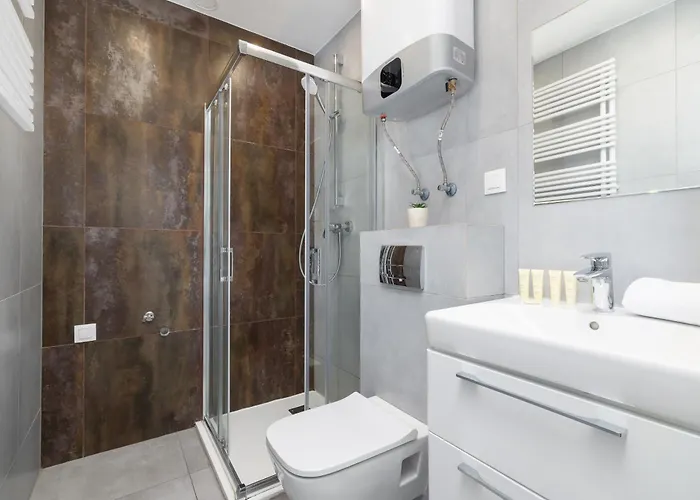 Bright Close To The Center Of By Rent Like קטוביץ