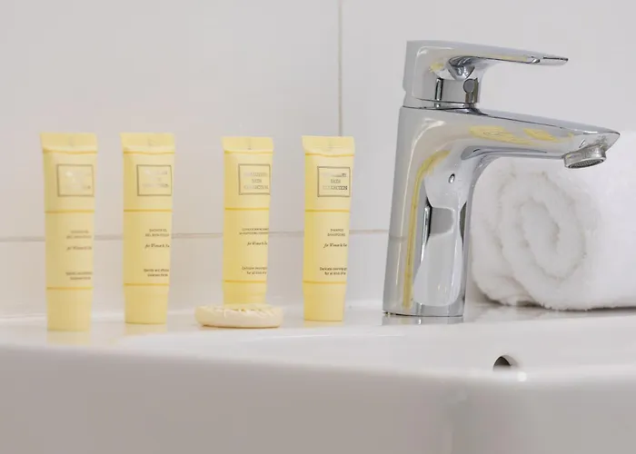 Bright Close To The Center Of By Rent Like דירה קטוביץ