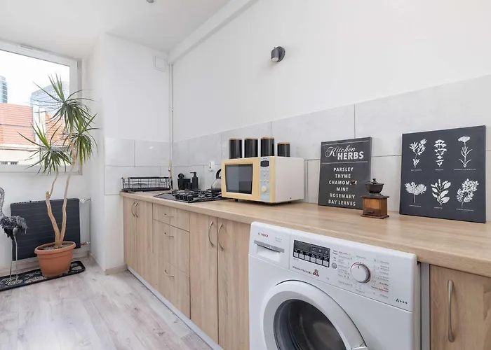 Bright Close To The Center Of By Rent Like דירה *