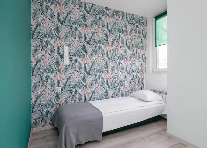 Bright Close To The Center Of By Rent Like דירה *