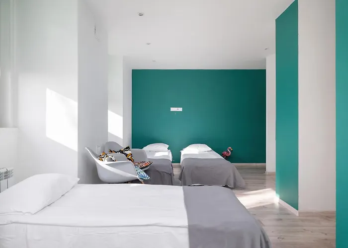 דירה Bright Close To The Center Of By Rent Like *